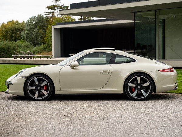991.1 C2S '50 YEARS' - MANUAL